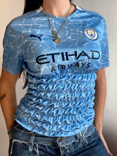 Load image into Gallery viewer, Manchester City football shirt - M/L
