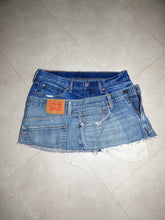 Load image into Gallery viewer, Levi’s Double Denim Skirt W32
