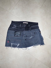 Load image into Gallery viewer, Levi’s Double Denim Skirt W27
